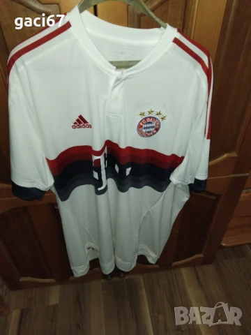 Оригинална тениска на Байерн Мюнхен, снимка 2 - Тениски - 51261396