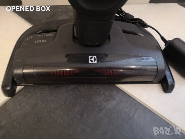Вертикална прахосмукачка 2in1 Electrolux Pure Q9 PQ91-40GG, 45W, 21.6V, Автономия 51 мин, Сив, снимка 10 - Прахосмукачки - 40051975