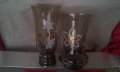 Две вазички кафяво стъкло прозрачно с украса, снимка 3