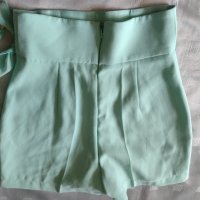Елегантни къси панталони Elisabetta Franchi с висока талия, вталени., снимка 9 - Къси панталони и бермуди - 42524453