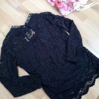 Черна дантелена блузка Dolce and Gabbana , снимка 1 - Корсети, бюстиета, топове - 30579498