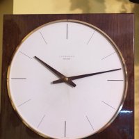 Юнгханс Master много запазен отличен стенен часовник с опаковка оригиналн, снимка 2 - Стенни часовници - 37185790