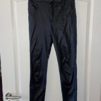 Кожен черен елегантен панталон клин Zara цип на крачола, снимка 2 - Панталони - 42353534