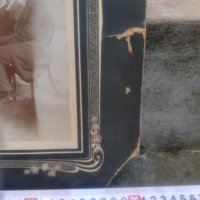 Стара Снимка В Кръчмата на Картон 30/36 см. (1), снимка 5 - Антикварни и старинни предмети - 30794413