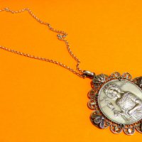 Възрожденска Сребърна икона, амулет, накит, медальон с Варвара - Панагия 70 мм  с филигран и сребъре, снимка 2 - Колиета, медальони, синджири - 36816765