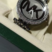 Дамски луксозен часовник Michael Kors , снимка 4 - Дамски - 37047626