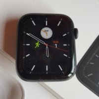Apple Watch 5 GPS 44mm, като нов!, снимка 5 - Смарт гривни - 36621284