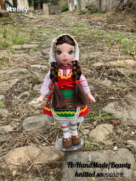 Кукла в народна носия Лазарка, снимка 1