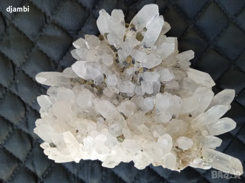 №229,Кварц,Кварцова друза,Халкопирит,Сфалерит,Планински кристал,Кристали,Минерали,Родопи,Мадан,, снимка 1