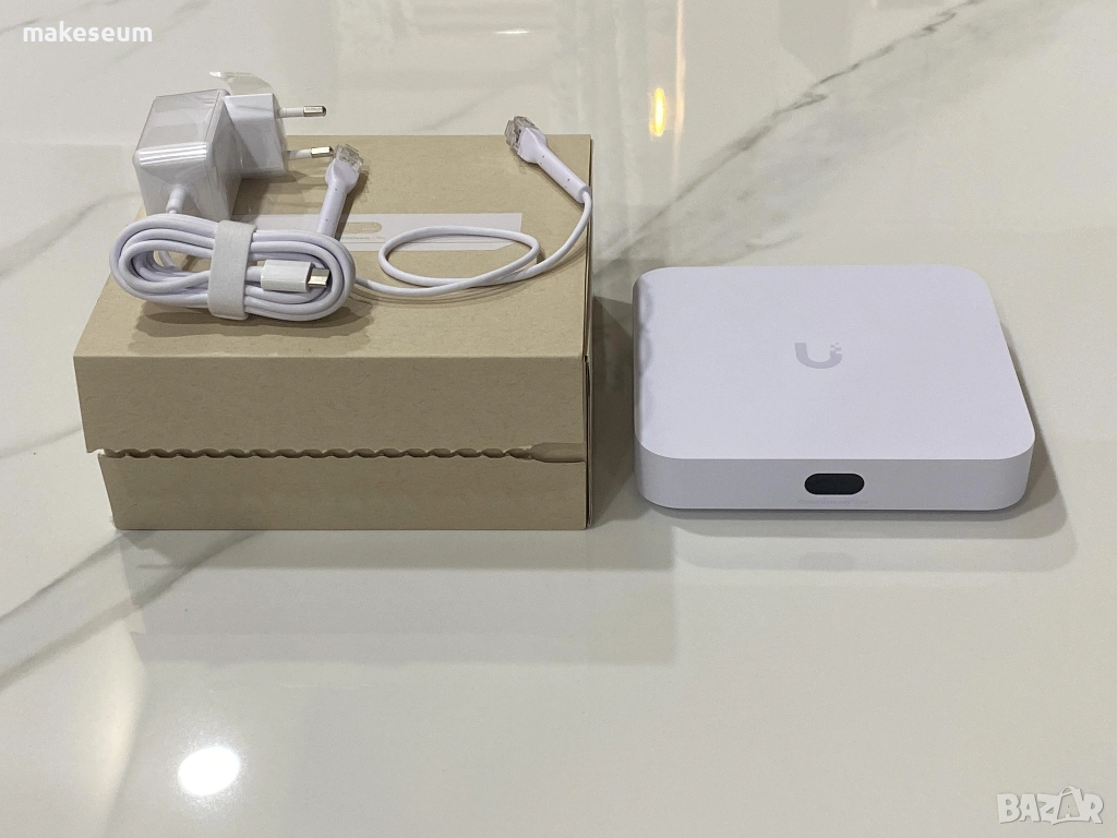 Ubiquiti Cloud Gateway Ultra (UCG-Ultra), снимка 1