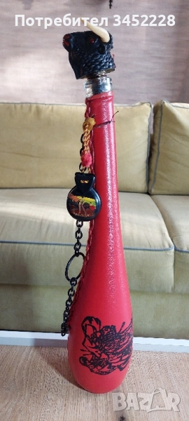 бутилка облечена с кожа за ценители отлична , снимка 1