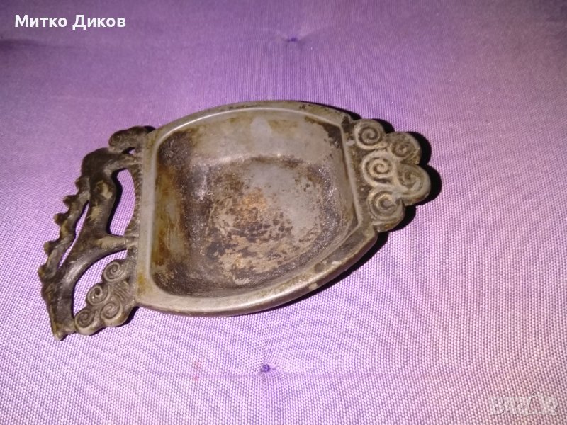 Пепелник маркиран отпреди много много години калаен 120х74х15мм, снимка 1