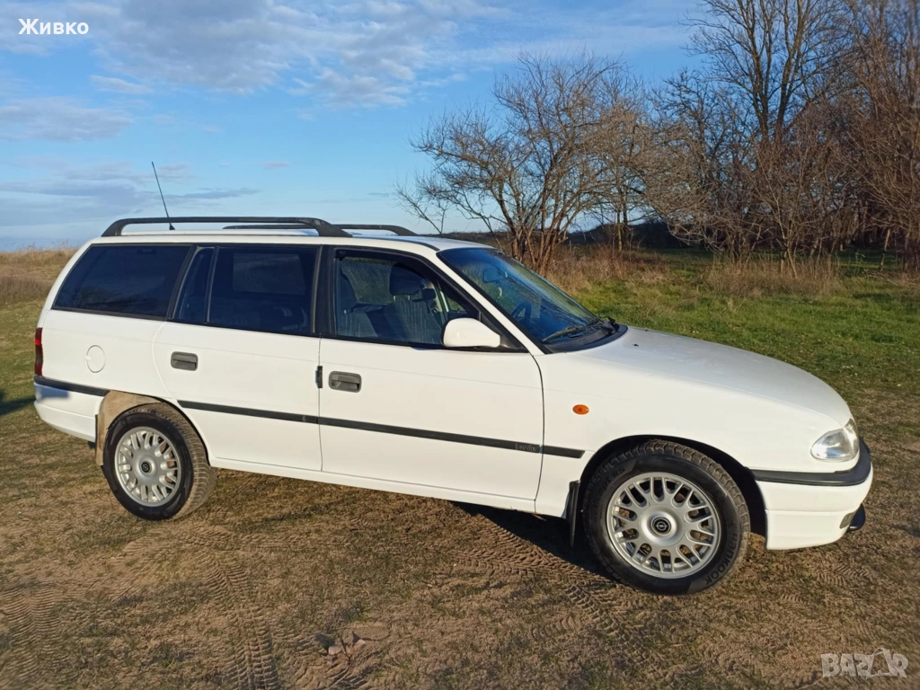 Opel Astra F 1.6 Sport, снимка 1