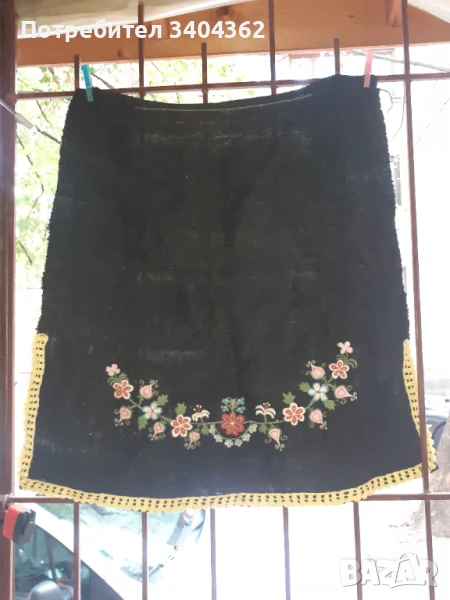 Автентична стара вълнена престилка за носия бродерия, снимка 1