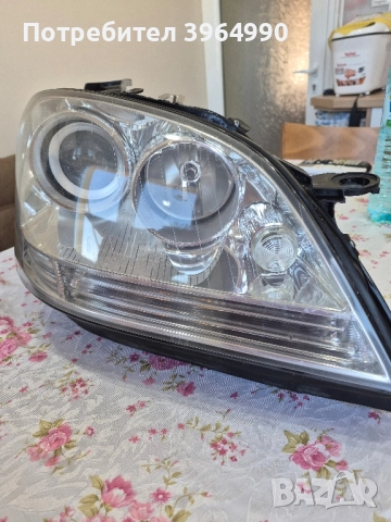 Кристален Оригинален Неразличим от нов десен фар  Н7 +Н7 за Мерцедес МЛ164 , снимка 2 - Части - 52023915
