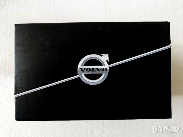 Продавам метално преспапие във формата на камион Volvo FH, снимка 11 - Декорация за дома - 31011882