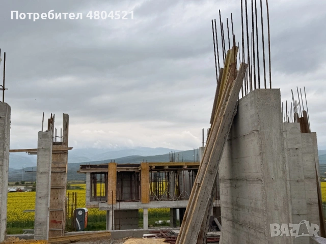 Нова двуетажна къща с двор и паркоместа в Златитрап, снимка 9 - Къщи - 54275338