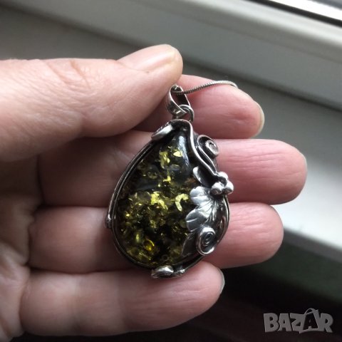 Изумителен сребърен пендант с рядък зелен кехлибар , снимка 3 - Колиета, медальони, синджири - 36609811