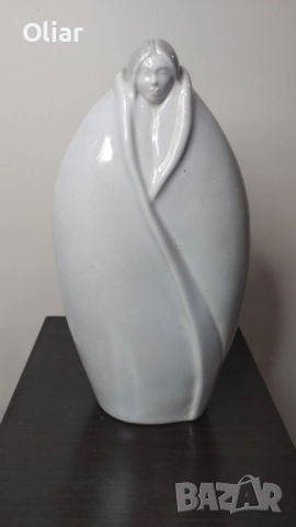 Нестандартна, красива статуетка. Керамика. 