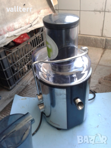 домакински уреди лот топ.мотор шевна машина.ампер.ключове.слушалка .антени ретро