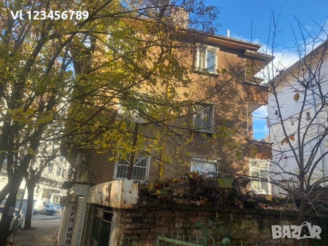 Собственик продава самостоятелен етаж за ремонт в Пловдив, Каменица 1, снимка 12 - Апартаменти - 53936648