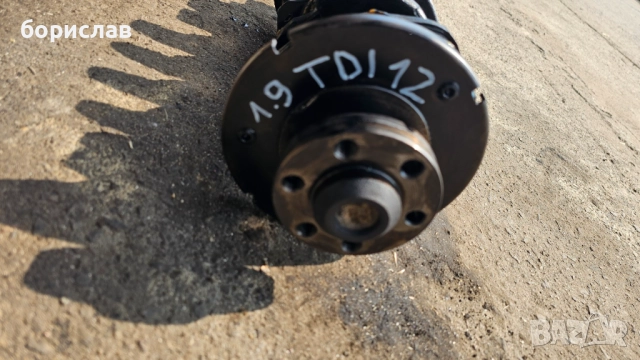 Колянов вал за Фолксваген голф 3 , снимка 2 - Части - 51637270