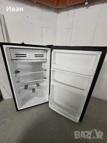 Хладилник Arielli ARS-121LNEDG Като нов не е ползван, снимка 5 - Хладилници - 54320357