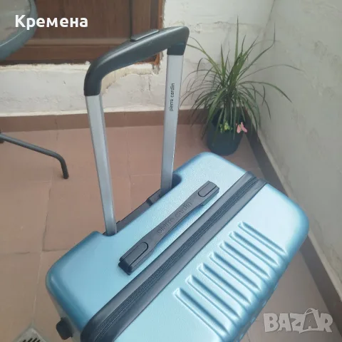 куфар среден твърд марка, снимка 2 - Куфари - 55946353