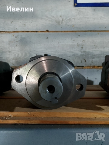 Хидро мотор Eaton-Char lynn, снимка 3 - Резервни части за машини - 51638484