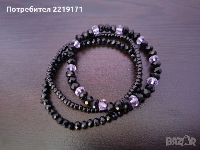 Комплект гривни от стъклени кристали и ситни мъниста