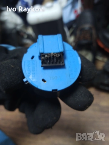 Бутон , шибидах VW , Skoda , Beetle Golf Bora Lupo Passat 1J0959613E, снимка 2 - Части - 54158566