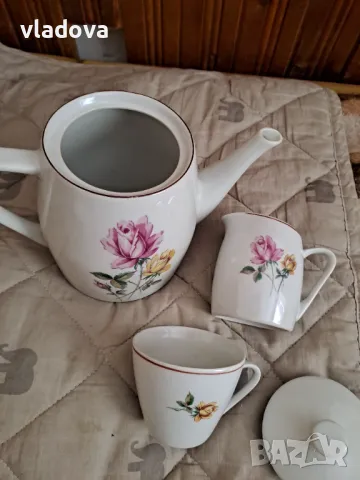 Порцеланов сервиз , снимка 2 - Сервизи - 49631759