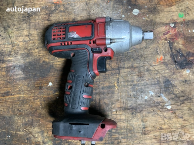 Употребяван ударен винтоверт Raider RD CIW01 със зарядно и батерия, снимка 2 - Винтоверти - 52480693