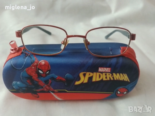 Подарявам детска рамка за очила