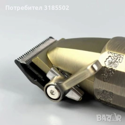 Професионална машинка за подстригване VGR V-036 с мощен мотор, титаниеви ножове и батерия 2600mAh, снимка 3 - Машинки за подстригване - 51500483