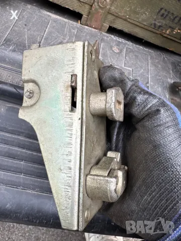 ДЯСНА ПРЕДНА БРАВА ВРАТА РАФ 2203 НОВА ОРИГИНАЛНА 2203-6105020, снимка 3 - Части - 49510238