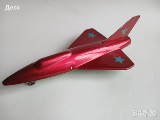 Стара СССР тенекиена играчка самолет-изтребител Миг.