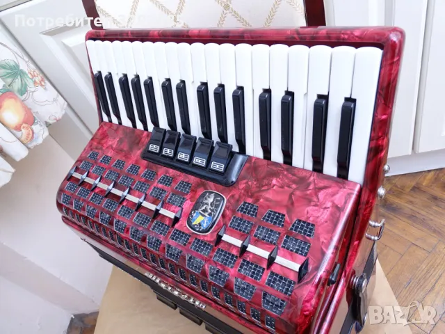 Акордеон Велтмайстер Метеор 80 баса, снимка 6 - Акордеони - 48589317