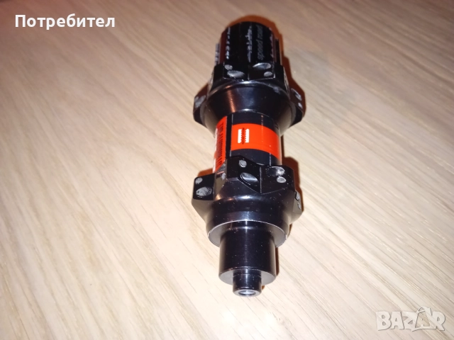 Задна главина DT Swiss 240s straightpull road, снимка 3 - Части за велосипеди - 52565426