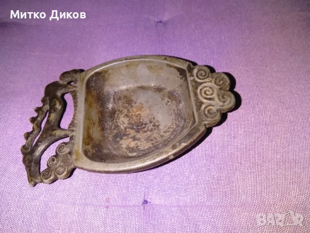 Пепелник маркиран отпреди много много години калаен 120х74х15мм