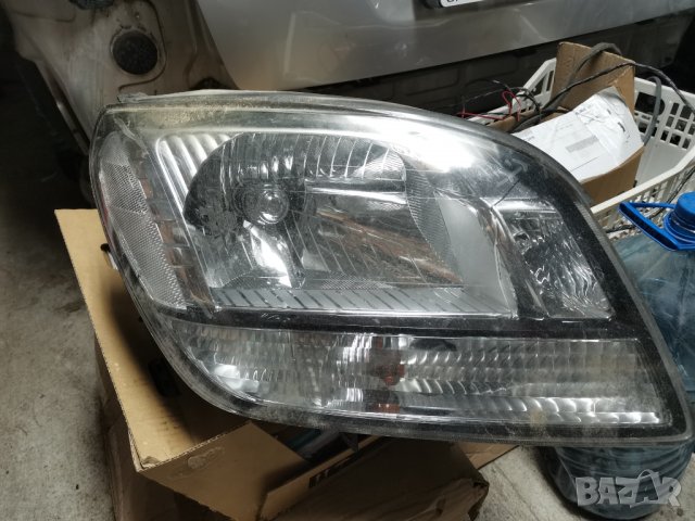 Десен фар за Шевролет Орландо, снимка 1
