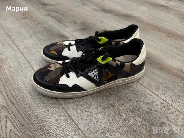 Оригинални кецове Guess размер 42, снимка 2 - Кецове - 52381891