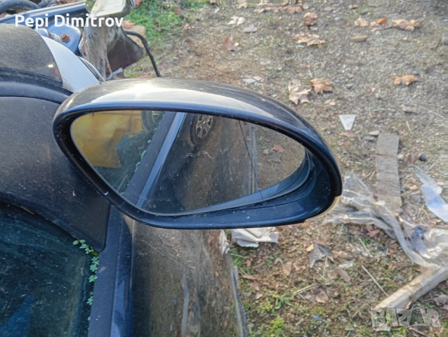 Дясно странично огледало Volkswagen Golf V Hatchback (10.2003 - 02.2009), снимка 2 - Части - 52820600