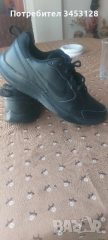 Унисекс маратонкиNike, снимка 2 - Маратонки - 51778214