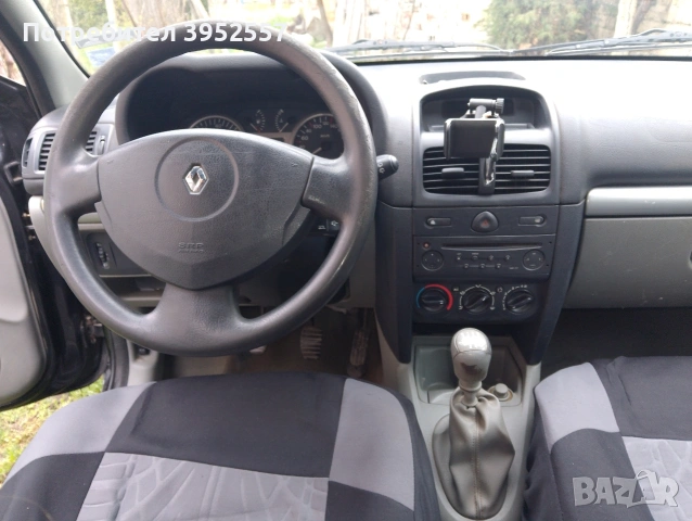 Продавам автомобил Renault Clio, снимка 9 - Автомобили и джипове - 54346554