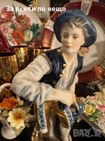 Rudolf Kammer Volkstedt Germany  Circa 1970 “Гроздоберачите” Код P2035, снимка 2 - Декорация за дома - 53941564