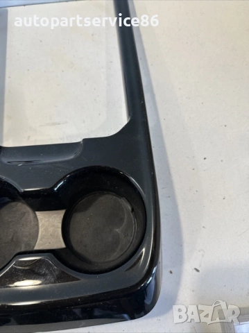 Лайсна за поставка за чаши за Toyota Prius 1.8 Hybrid (2018) 589G4-47010, снимка 3 - Части - 54355286