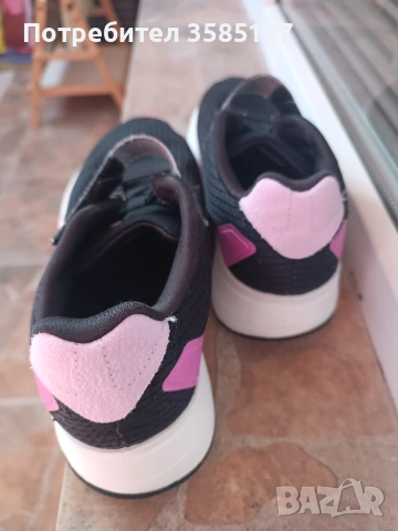 Детски маратонки Adidas, снимка 4 - Детски маратонки - 53896668