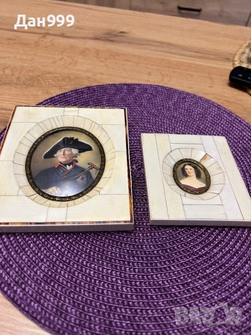 Две колекционерски минатюри от началото на миналия век