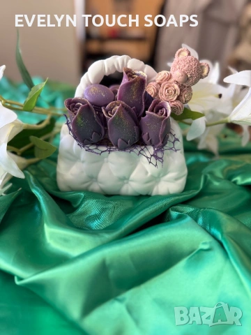 Луксозни подаръчни букети със сапунени цветя , снимка 14 - Подаръци за жени - 54231039